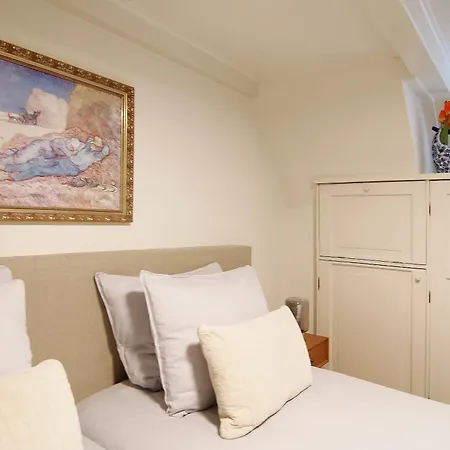 Sonnenberg Canal View