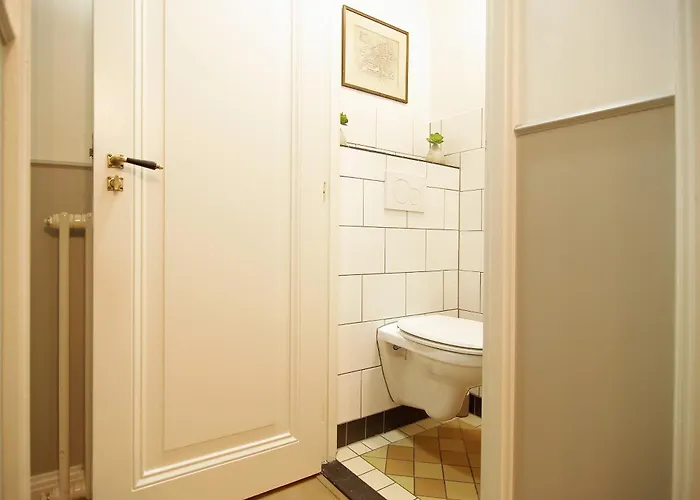 Sonnenberg Canal View 4* Амстердам