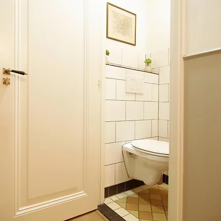 Sonnenberg Canal View 4* Amsterdam